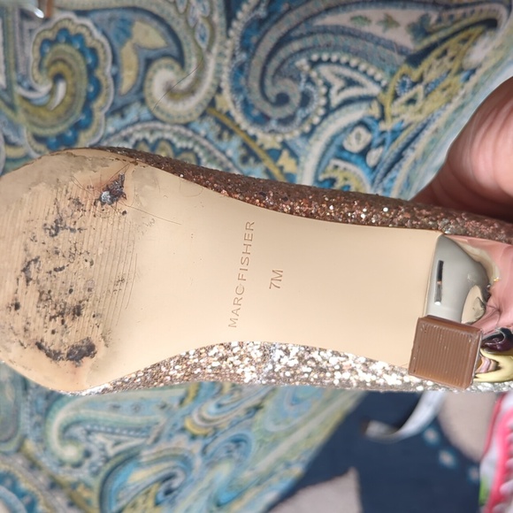 Marc Fisher Heady gold glitter high heels size 7 - Picture 6 of 7